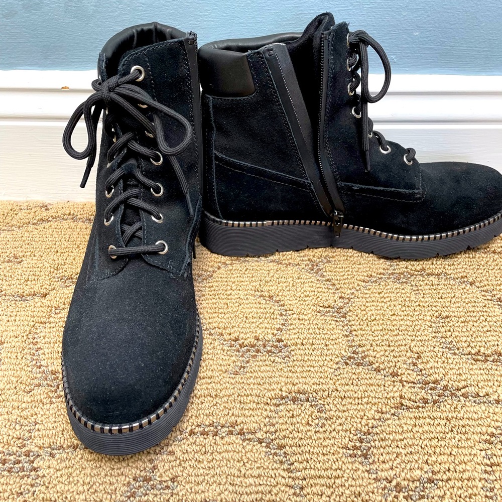 Jildor “Zaza” Boot in black suede